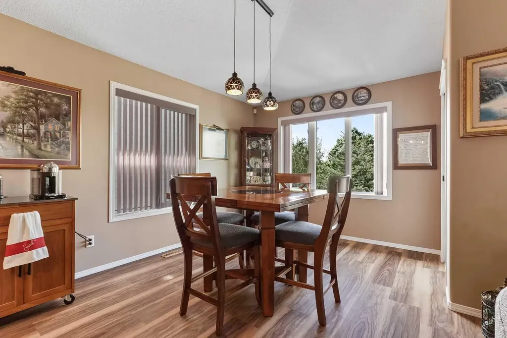 605 Sunridge Crescent W Lethbridge AB T1J 0T4