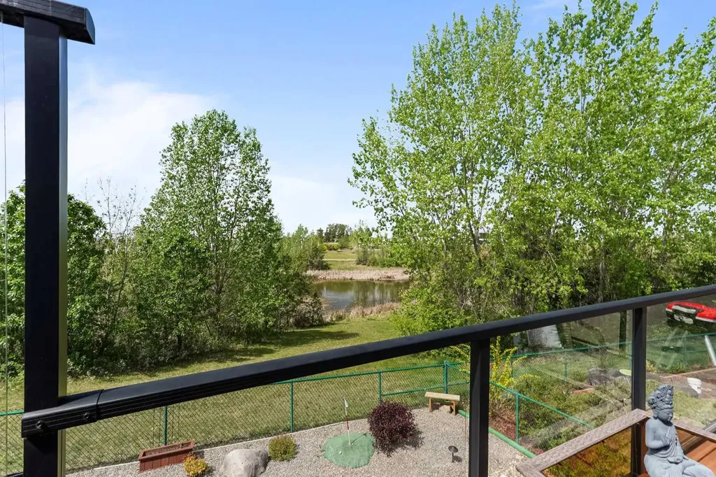 605 Sunridge Crescent W Lethbridge AB T1J 0T4