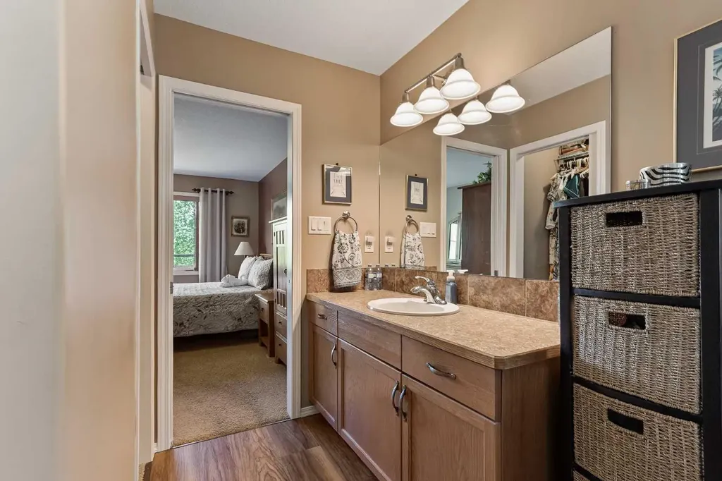 605 Sunridge Crescent W Lethbridge AB T1J 0T4