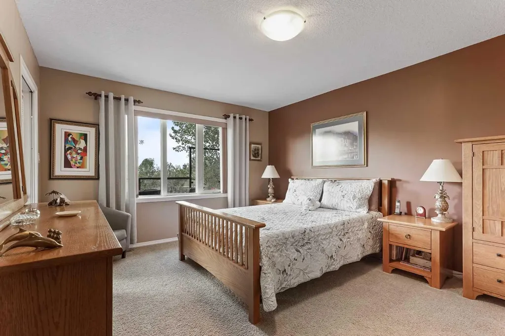 605 Sunridge Crescent W Lethbridge AB T1J 0T4