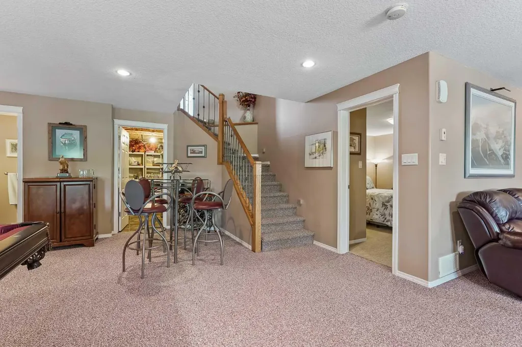 605 Sunridge Crescent W Lethbridge AB T1J 0T4