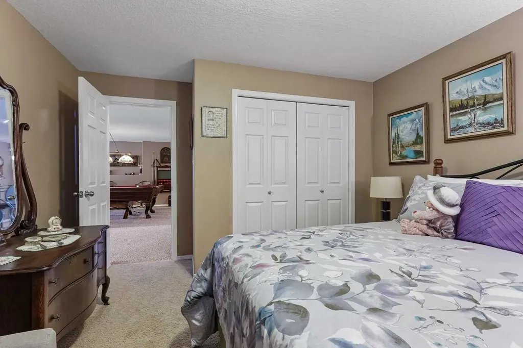 605 Sunridge Crescent W Lethbridge AB T1J 0T4