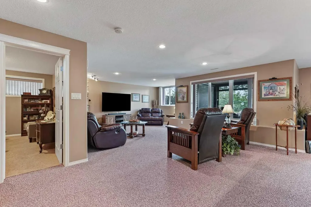 605 Sunridge Crescent W Lethbridge AB T1J 0T4