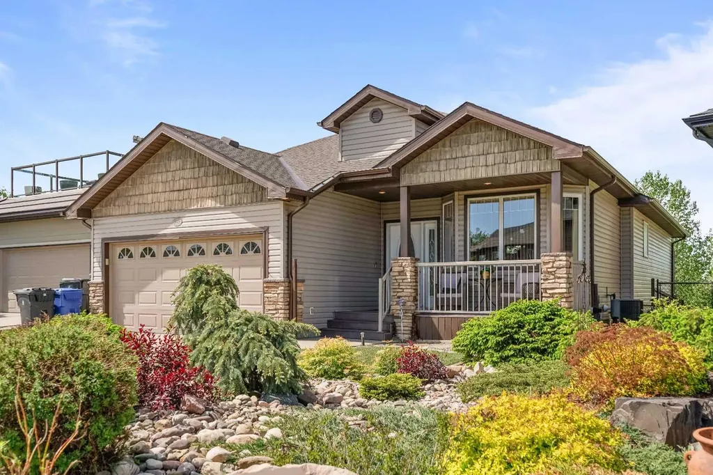 605 Sunridge Crescent W Lethbridge AB T1J 0T4