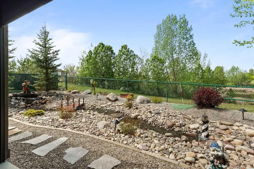 605 Sunridge Crescent W Lethbridge AB T1J 0T4