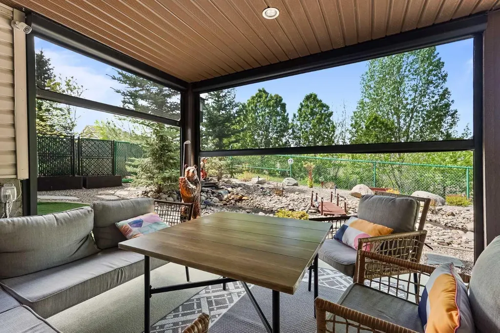 605 Sunridge Crescent W Lethbridge AB T1J 0T4