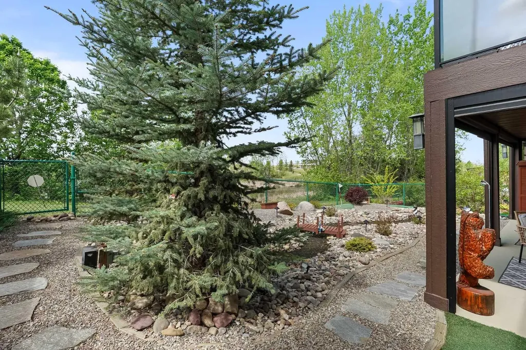 605 Sunridge Crescent W Lethbridge AB T1J 0T4