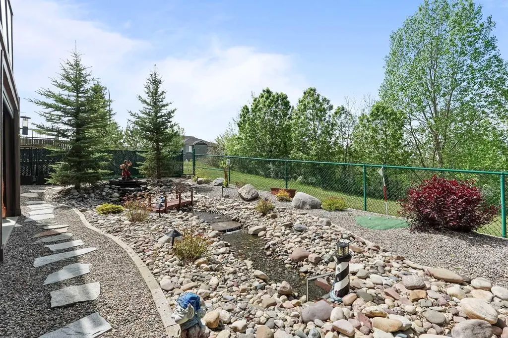 605 Sunridge Crescent W Lethbridge AB T1J 0T4