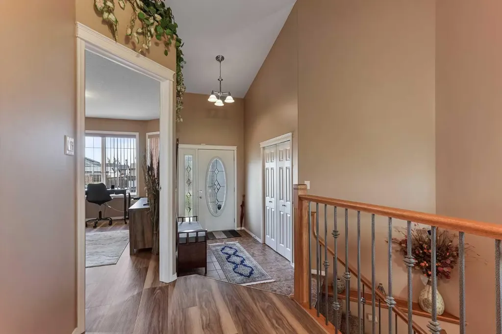 605 Sunridge Crescent W Lethbridge AB T1J 0T4