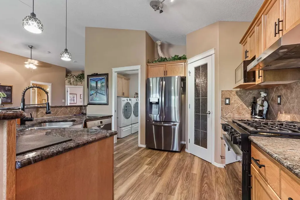 605 Sunridge Crescent W Lethbridge AB T1J 0T4