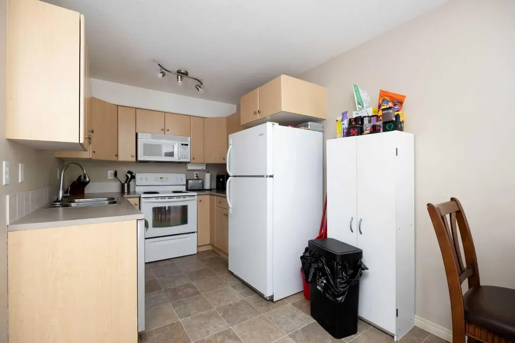 200 Lougheed Drive Fort Mcmurray AB T2P 2V6
