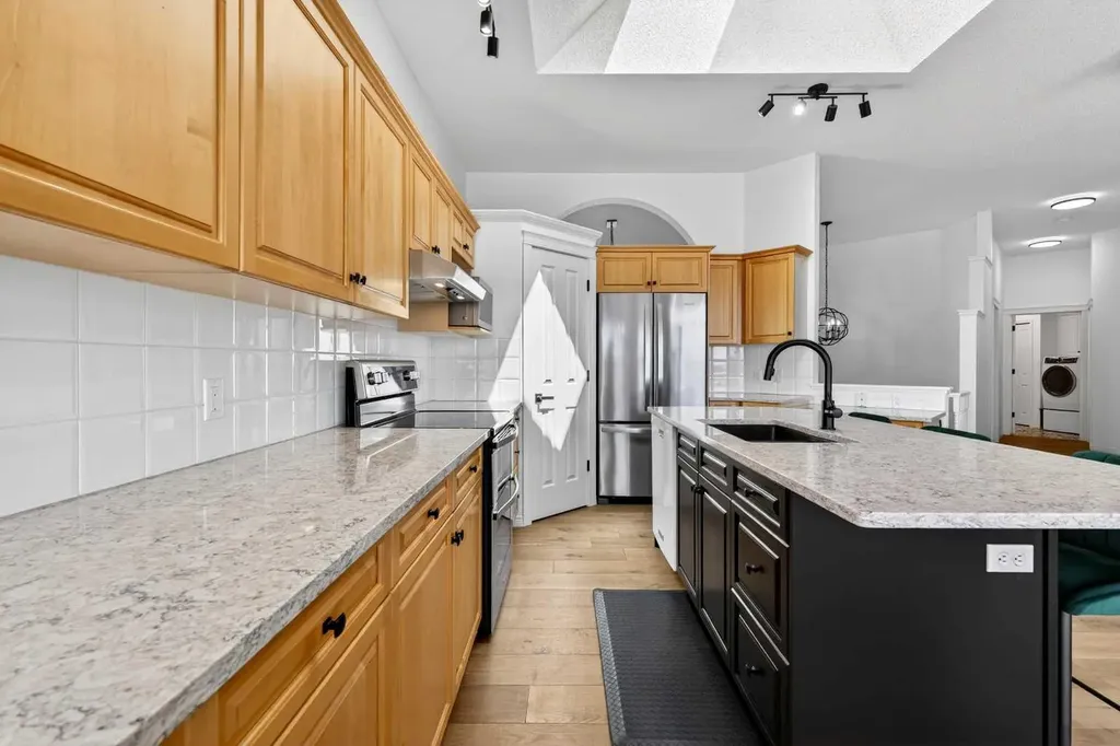 18 Eagleview Place Cochrane AB T4C 1P8