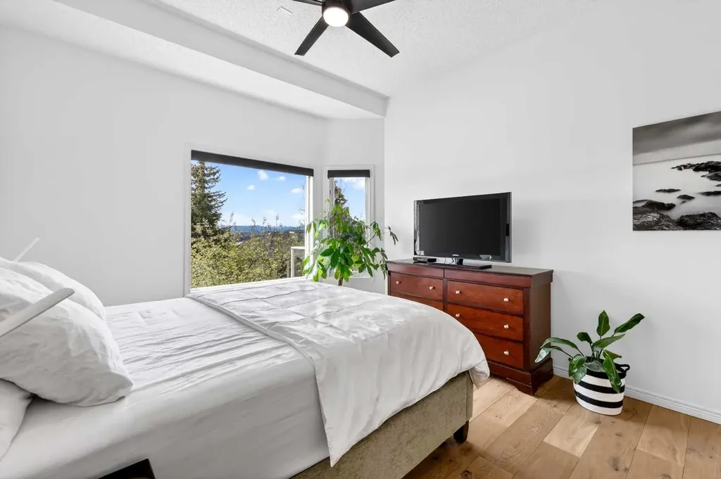 18 Eagleview Place Cochrane AB T4C 1P8