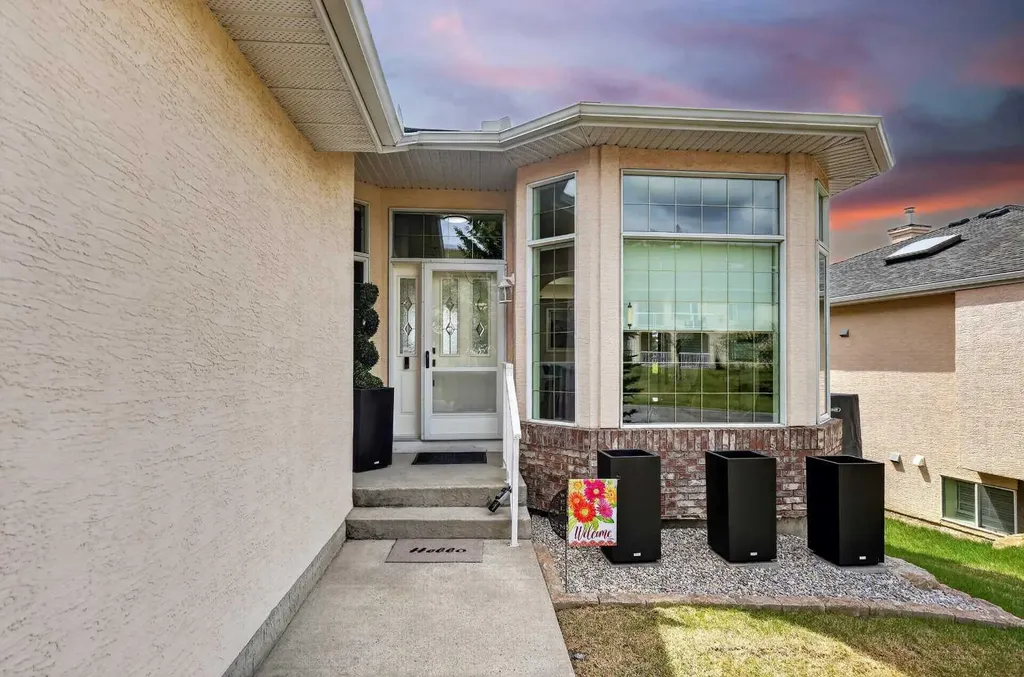 18 Eagleview Place Cochrane AB T4C 1P8