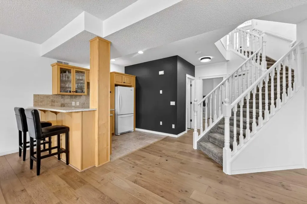 18 Eagleview Place Cochrane AB T4C 1P8