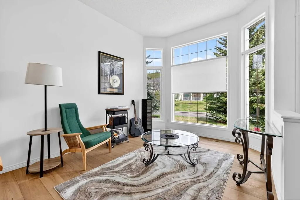 18 Eagleview Place Cochrane AB T4C 1P8