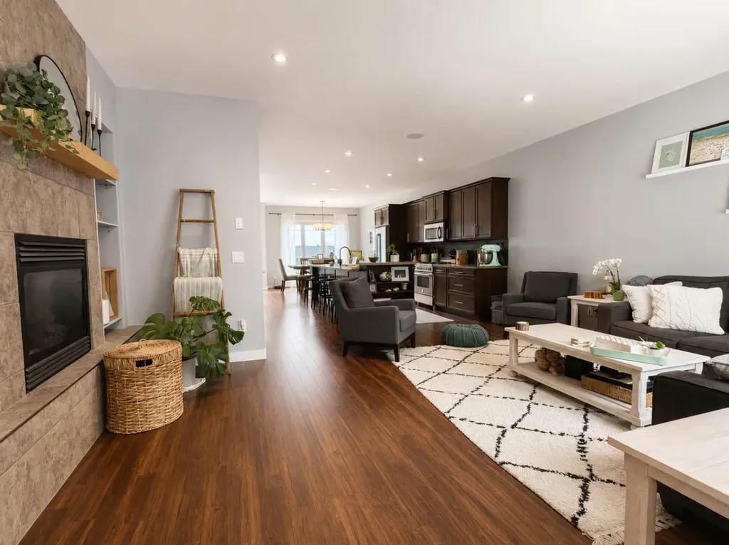 5001 54 Street Rocky Mountain House AB T4T 1E7