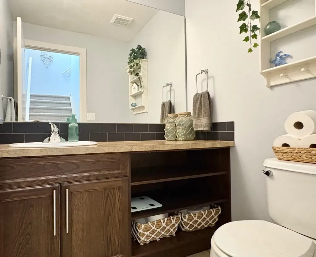 5001 54 Street Rocky Mountain House AB T4T 1E7
