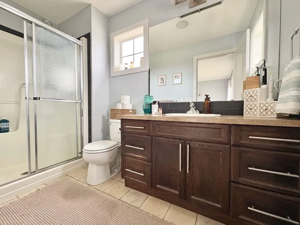 5001 54 Street Rocky Mountain House AB T4T 1E7