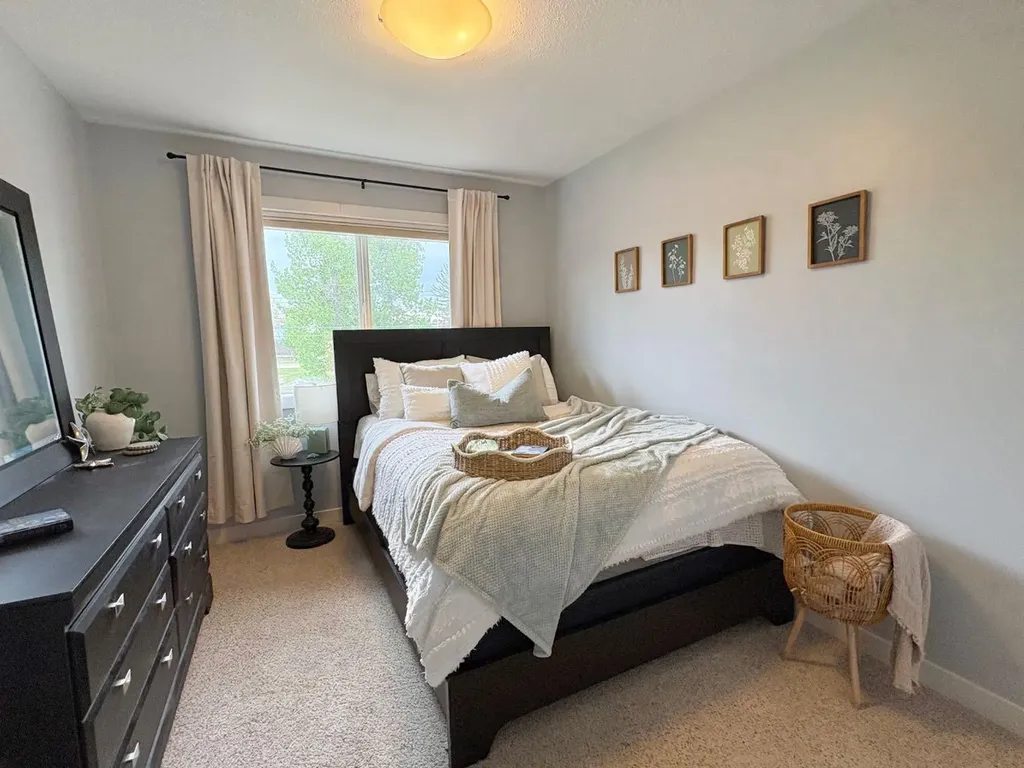 5001 54 Street Rocky Mountain House AB T4T 1E7