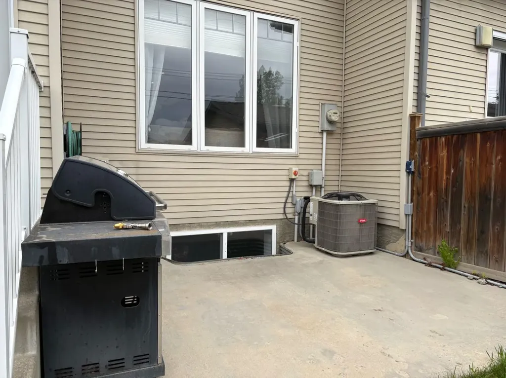 5001 54 Street Rocky Mountain House AB T4T 1E7