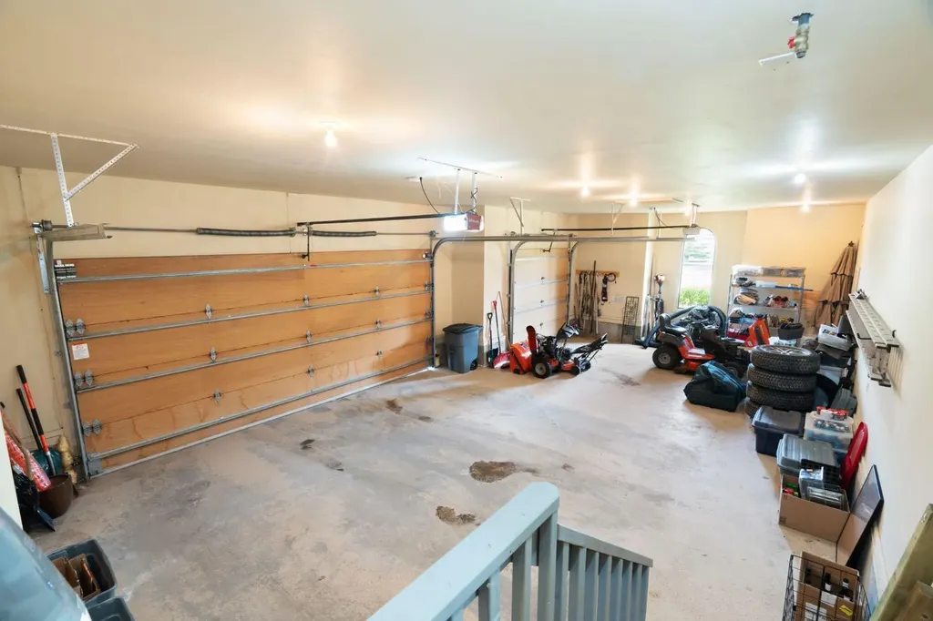 7 Kodiak Springs Cove Rural Rocky View County AB T4C 0B6