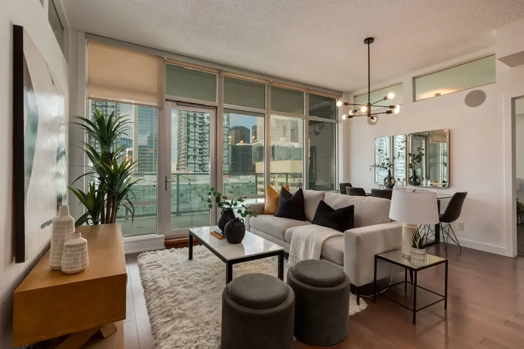 530 12 Avenue SW Calgary AB T2R 0B1