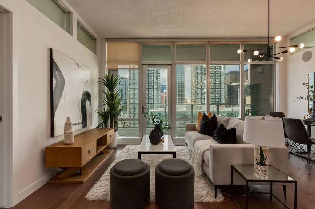 530 12 Avenue SW Calgary AB T2R 0B1