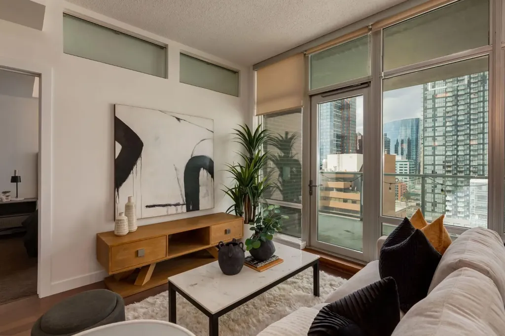 530 12 Avenue SW Calgary AB T2R 0B1