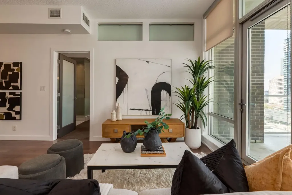 530 12 Avenue SW Calgary AB T2R 0B1