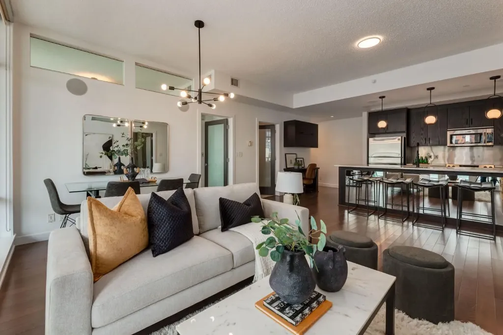 530 12 Avenue SW Calgary AB T2R 0B1