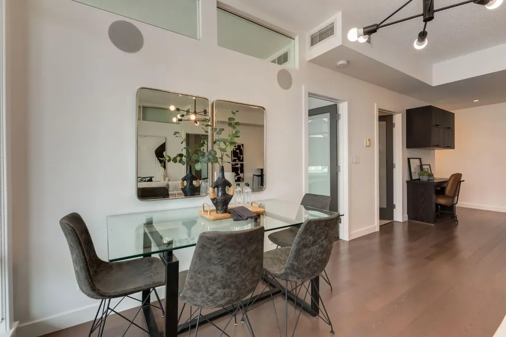 530 12 Avenue SW Calgary AB T2R 0B1