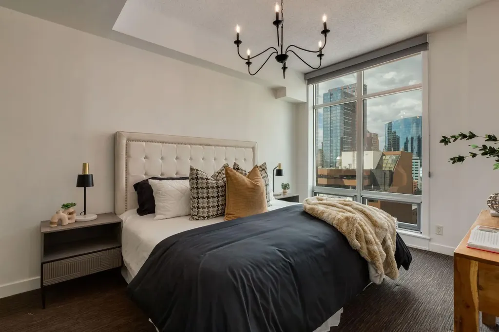 530 12 Avenue SW Calgary AB T2R 0B1