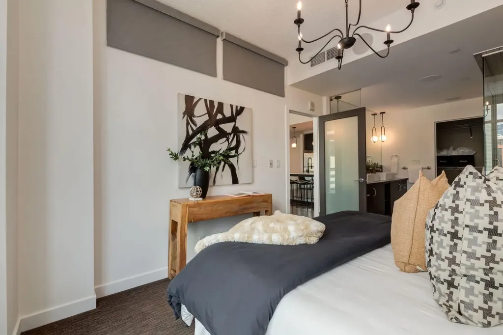 530 12 Avenue SW Calgary AB T2R 0B1