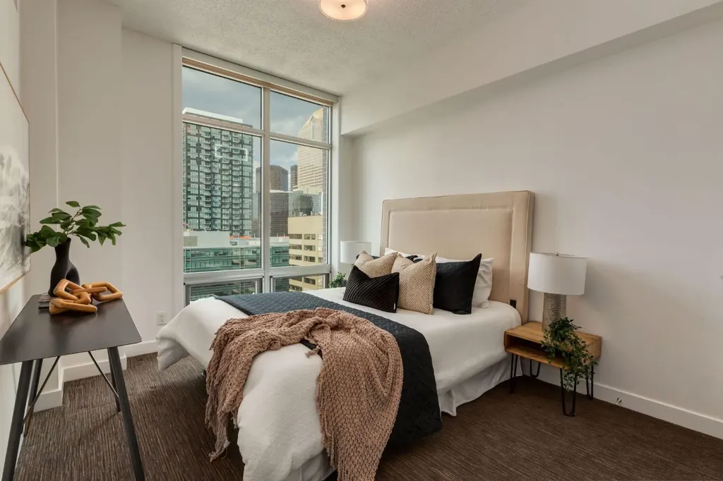 530 12 Avenue SW Calgary AB T2R 0B1