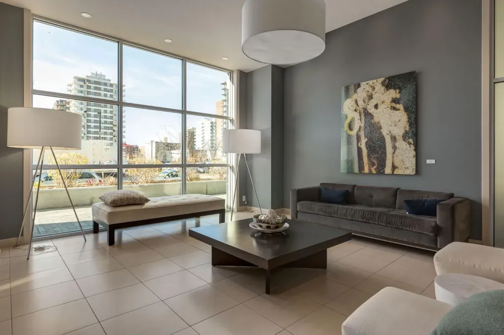 530 12 Avenue SW Calgary AB T2R 0B1
