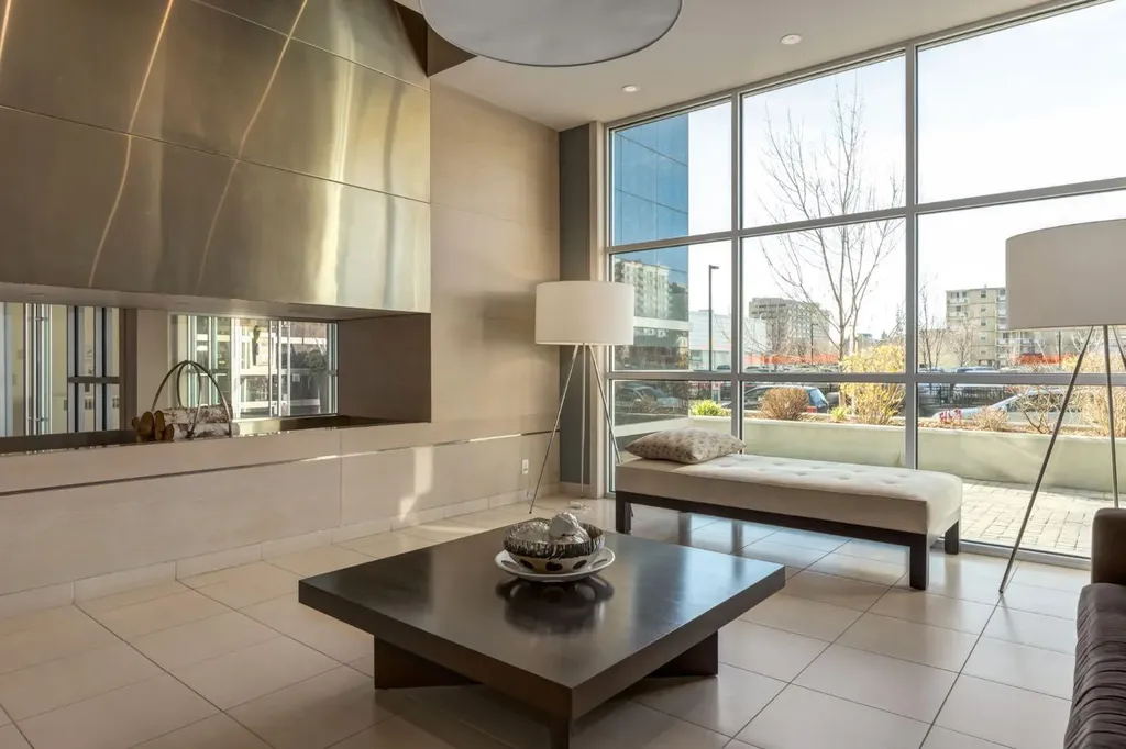 530 12 Avenue SW Calgary AB T2R 0B1