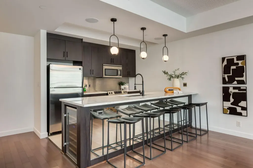 530 12 Avenue SW Calgary AB T2R 0B1