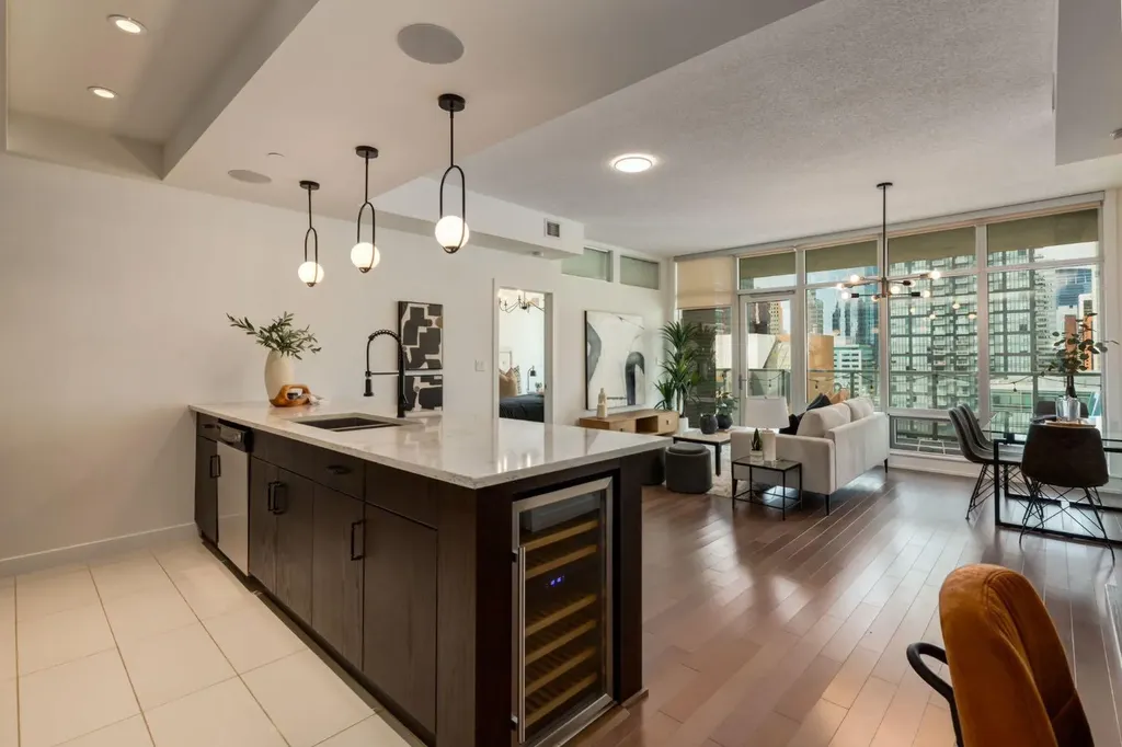 530 12 Avenue SW Calgary AB T2R 0B1