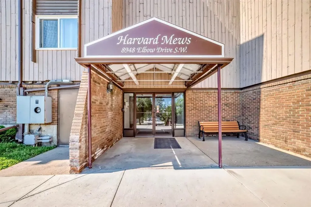8948 Elbow Drive SW Calgary AB T2V 0H9