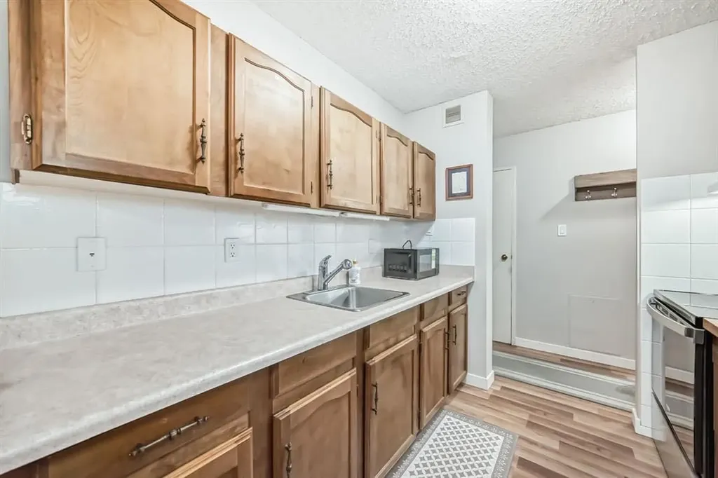 8948 Elbow Drive SW Calgary AB T2V 0H9