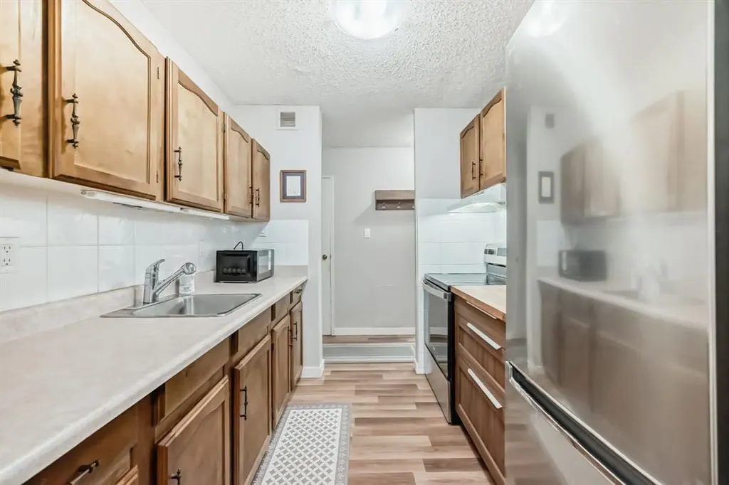 8948 Elbow Drive SW Calgary AB T2V 0H9