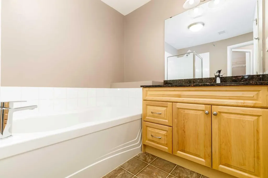5040 53 Street Sylvan Lake AB T4S0A1