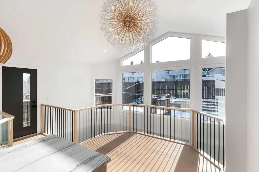 58 Edgevalley Close NW Calgary AB T3A 5E4