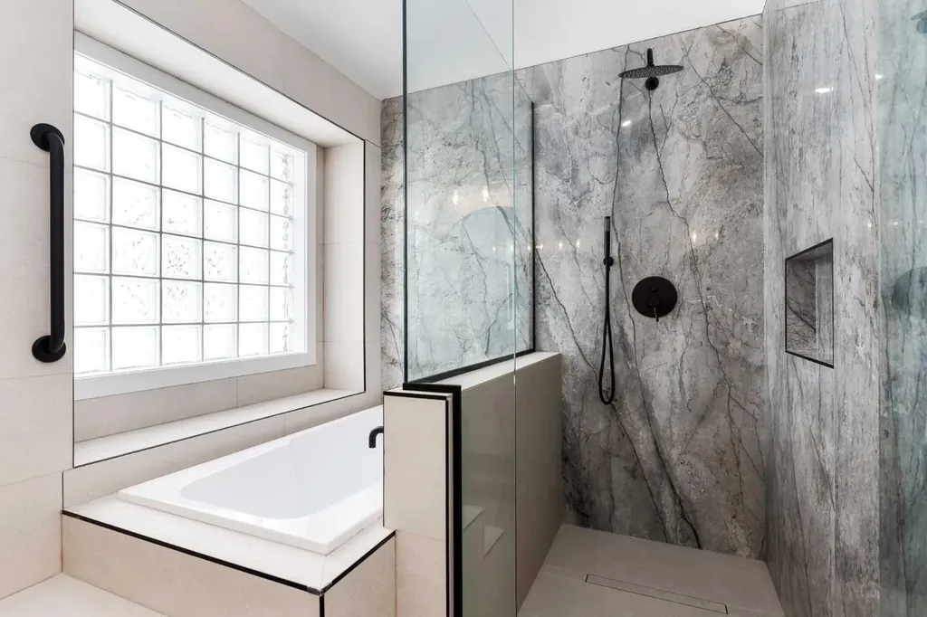 58 Edgevalley Close NW Calgary AB T3A 5E4