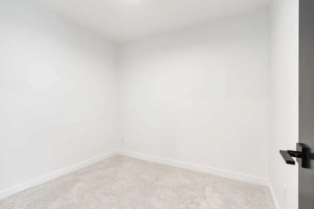 58 Edgevalley Close NW Calgary AB T3A 5E4