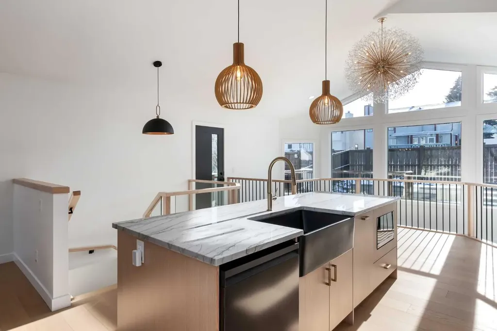 58 Edgevalley Close NW Calgary AB T3A 5E4