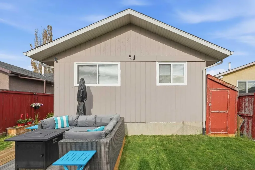 51 Aberdare Way NE Calgary AB T2A6T6