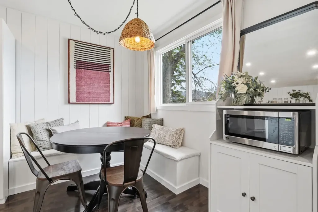4804 19 Avenue NW Calgary AB T3B 0S7