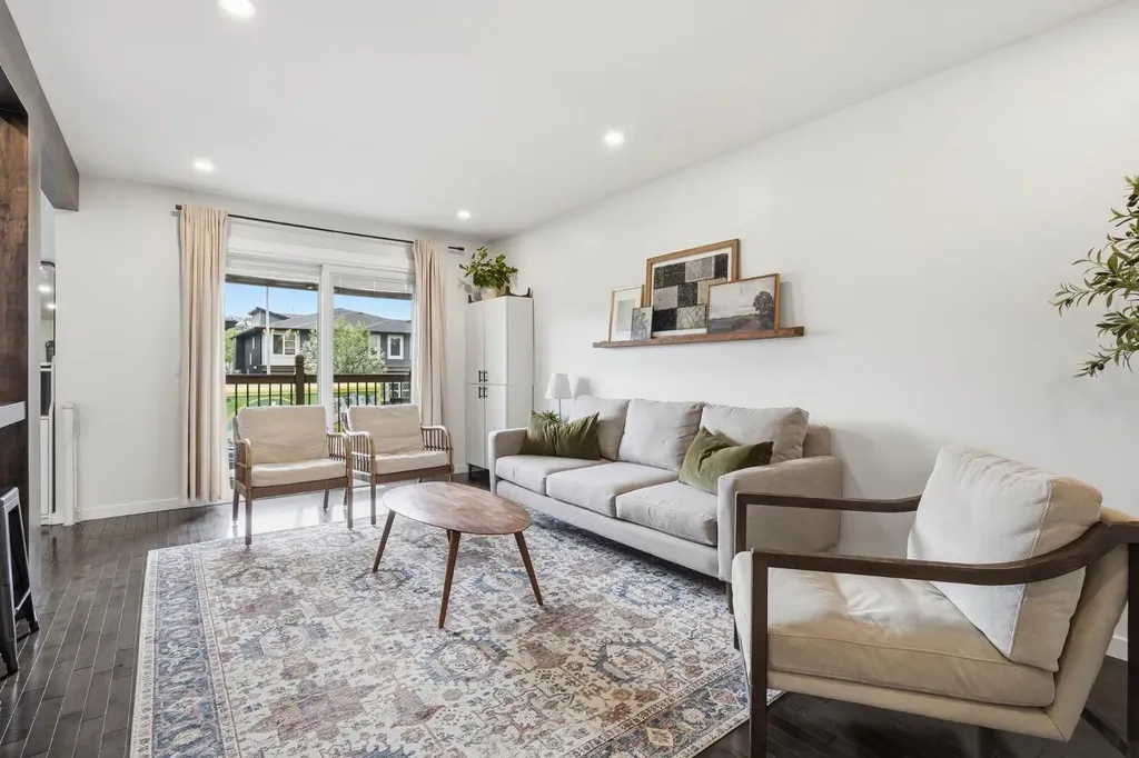 4804 19 Avenue NW Calgary AB T3B 0S7